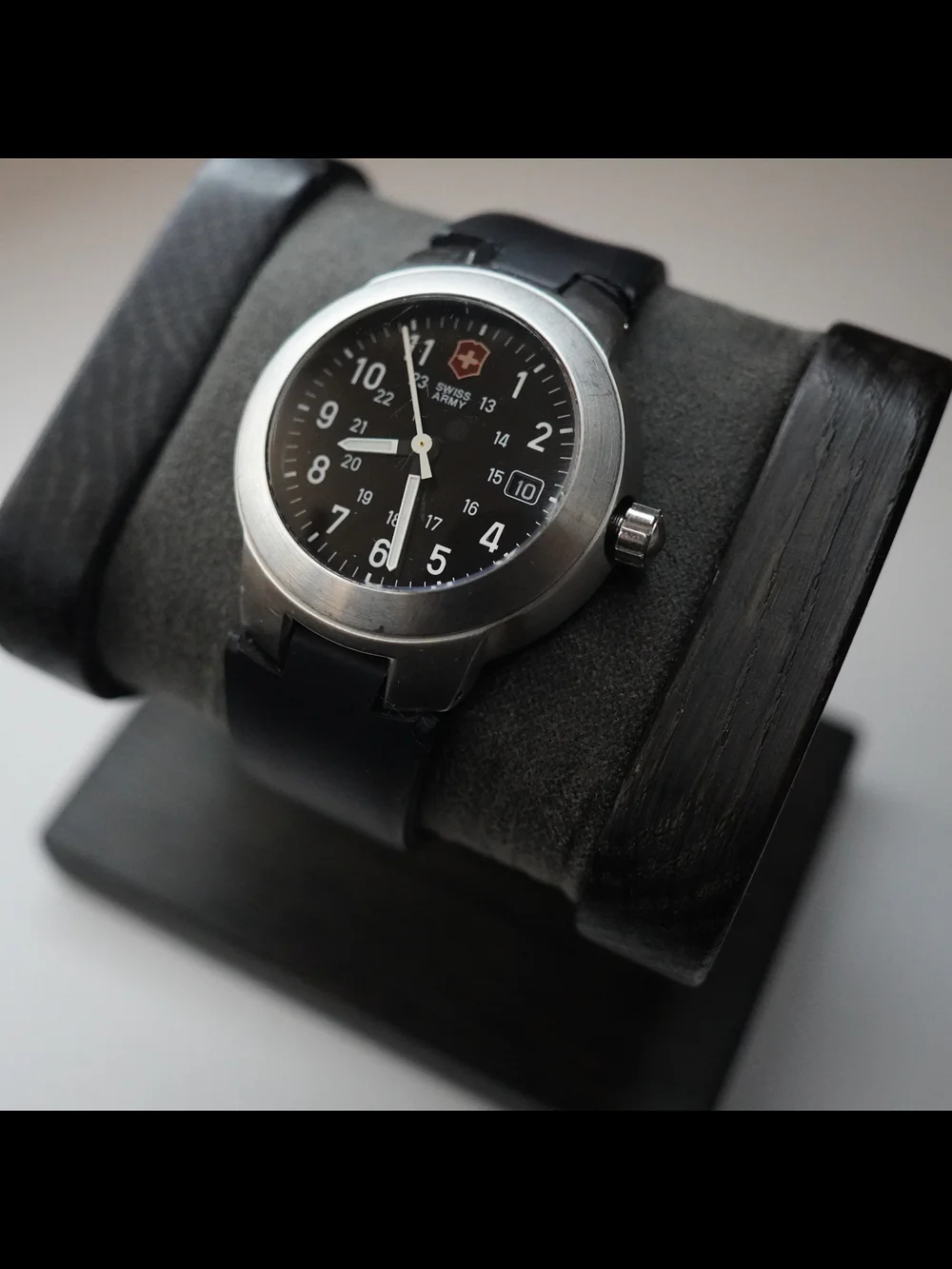 Victorinox Swiss Army Maverick Men's Silver Tone Case Swiss Made Quartz Watch